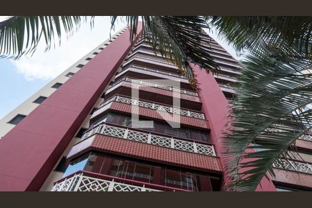 Apartamento à venda com 125m², 3 quartos e 3 vagasFachada