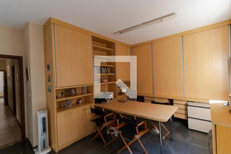 Casa à venda com 258m², 4 quartos e 3 vagasEscritório