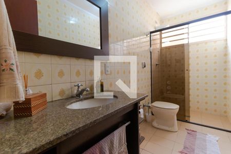 Casa à venda com 258m², 4 quartos e 3 vagasBanheiro 01