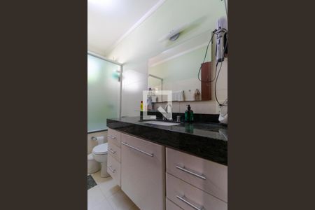 Casa à venda com 258m², 4 quartos e 3 vagasBanheiro da Suíte 02