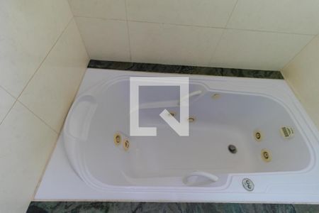 Casa à venda com 258m², 4 quartos e 3 vagasBanheiro da Suíte 02