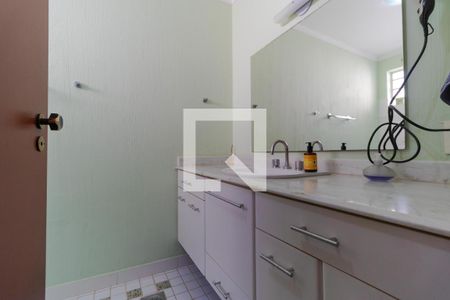 Casa à venda com 258m², 4 quartos e 3 vagasBanheiro 02