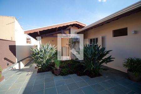 Casa à venda com 258m², 4 quartos e 3 vagasQuintal