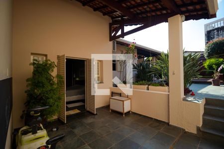 Casa à venda com 258m², 4 quartos e 3 vagasVaranda