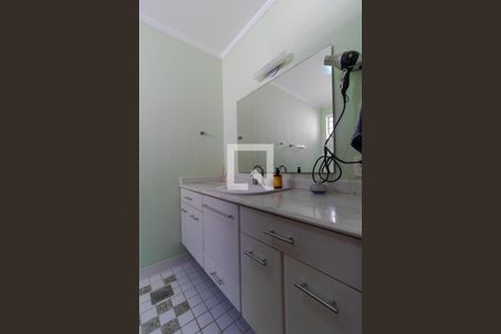 Casa à venda com 258m², 4 quartos e 3 vagasBanheiro 02