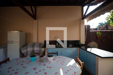 Casa à venda com 258m², 4 quartos e 3 vagasQuintal