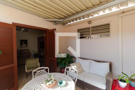 Casa à venda com 258m², 4 quartos e 3 vagasVaranda