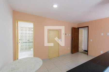 Sala de apartamento para alugar com 1 quarto, 38m² em Anil, Rio de Janeiro