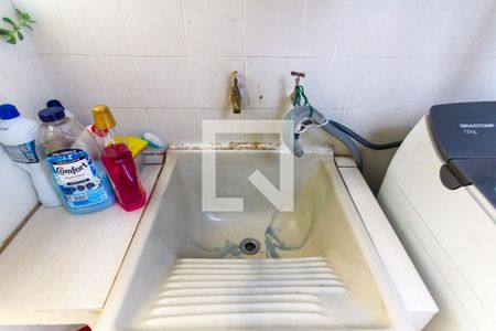 Casa à venda com 203m², 2 quartos e 2 vagasBanheiro