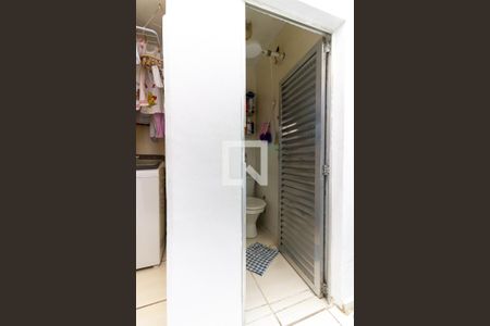 Casa à venda com 203m², 2 quartos e 2 vagasBanheiro