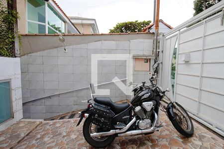 Casa de condomínio à venda com 140m², 3 quartos e 1 vaga Casa de condomínio à venda com 140m², 3 quartos e 1 vagaGaragem