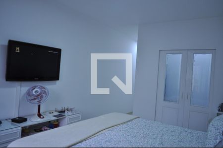 Casa à venda com 200m², 3 quartos e 2 vagasQuarto Suíte