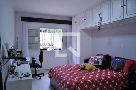 Casa à venda com 200m², 3 quartos e 2 vagasQuarto 3 - Armários