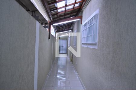 Casa à venda com 200m², 3 quartos e 2 vagasCorredor