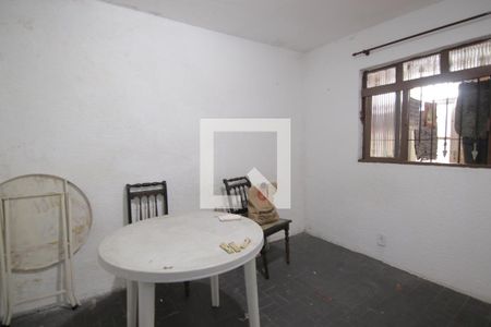 Casa à venda com 280m², 3 quartos e 2 vagasQuarto