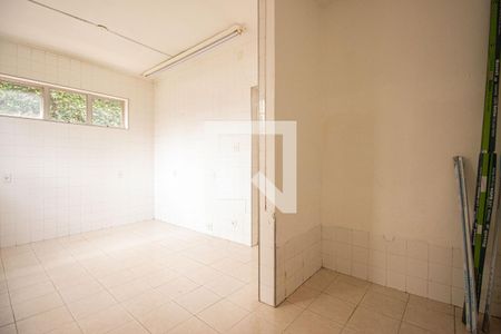 Casa à venda com 476m², 5 quartos e 4 vagas Casa à venda com 476m², 5 quartos e 4 vagasSala 5
