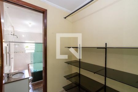 Casa à venda com 250m², 5 quartos e 2 vagasCloset