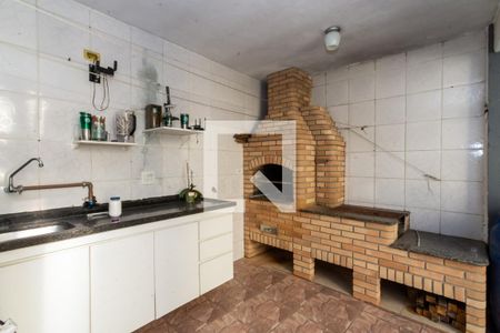 Casa à venda com 250m², 5 quartos e 2 vagasChurrasqueira