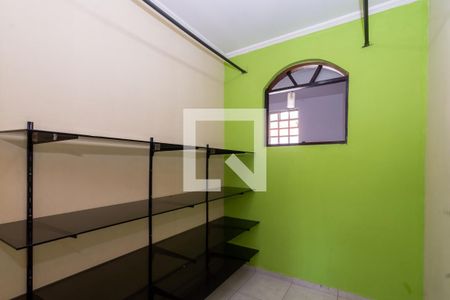 Casa à venda com 250m², 5 quartos e 2 vagasCloset
