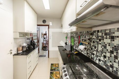 Apartamento à venda com 240m², 4 quartos e 2 vagasCozinha e Área de Serviço