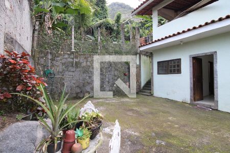 Casa à venda com 285m², 3 quartos e sem vagaQuintal