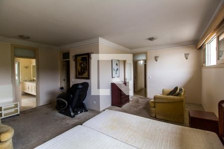 Casa de condomínio à venda com 750m², 5 quartos e 8 vagas Casa de condomínio à venda com 750m², 5 quartos e 8 vagasSuíte master 1