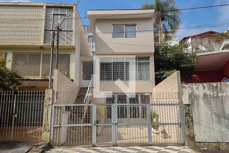 Casa à venda com 120m², 2 quartos e 1 vaga Casa à venda com 120m², 2 quartos e 1 vagaFachada