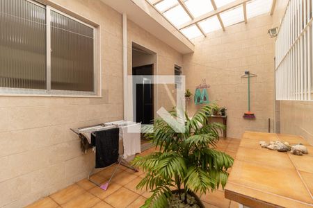 Casa à venda com 120m², 2 quartos e 1 vaga Casa à venda com 120m², 2 quartos e 1 vagaQuintal