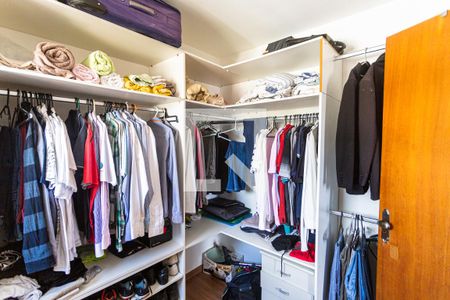 Apartamento à venda com 200m², 3 quartos e 4 vagasCloset da Suíte 1