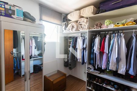 Apartamento à venda com 200m², 3 quartos e 4 vagasCloset da Suíte 1