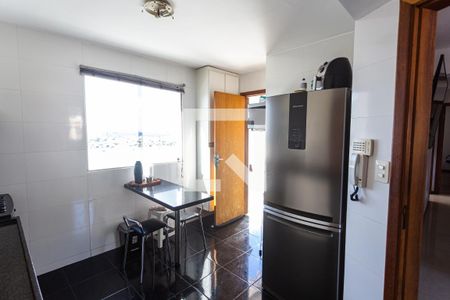Apartamento à venda com 200m², 3 quartos e 4 vagasCozinha