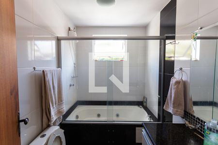 Apartamento à venda com 200m², 3 quartos e 4 vagasBanheiro da Suíte 1