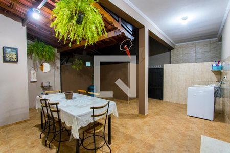 Casa à venda com 293m², 3 quartos e 3 vagas Casa à venda com 293m², 3 quartos e 3 vagasÁrea de serviço/Espaço gourmet