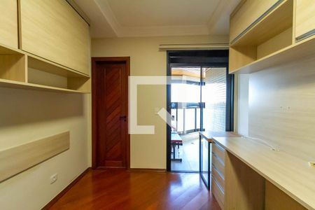 Apartamento à venda com 220m², 4 quartos e 4 vagasSuíte 1