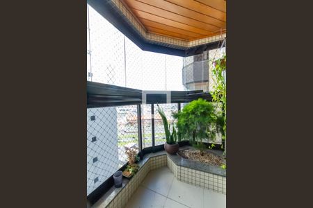 Apartamento à venda com 220m², 4 quartos e 4 vagasVaranda da Suíte 4