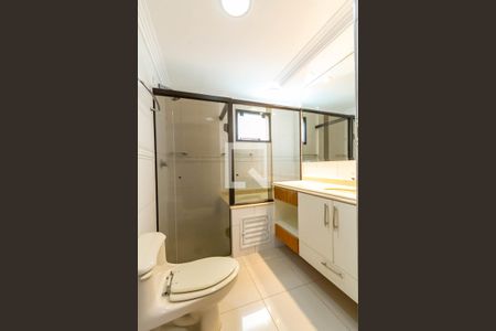 Apartamento à venda com 220m², 4 quartos e 4 vagasBanheiro da Suíte 3