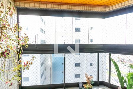 Apartamento à venda com 220m², 4 quartos e 4 vagasVista da Suíte 4