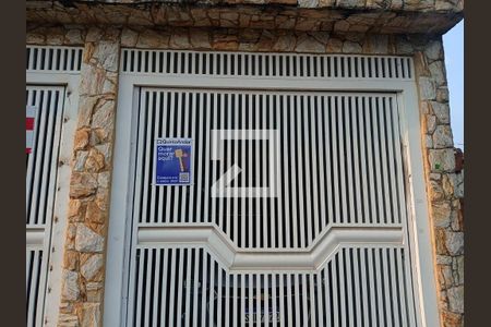 Casa à venda com 130m², 2 quartos e 2 vagasColocação de plaquinha