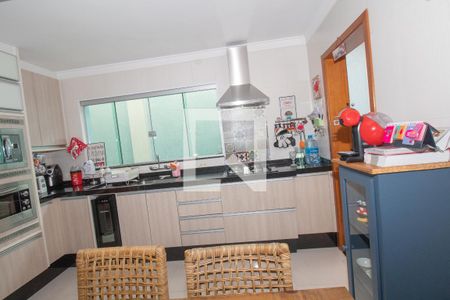 Casa à venda com 130m², 2 quartos e 2 vagasCozinha