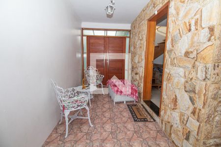 Casa à venda com 130m², 2 quartos e 2 vagasAcesso à Entrada