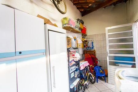 Casa à venda com 240m², 5 quartos e 2 vagas Casa à venda com 240m², 5 quartos e 2 vagasCasa 2 - Área de serviço