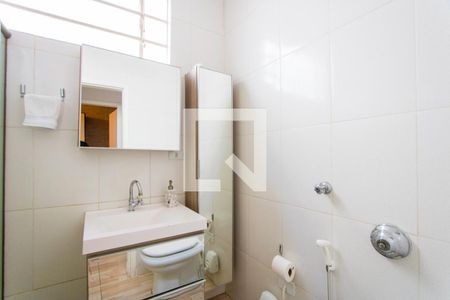 Casa à venda com 240m², 5 quartos e 2 vagas Casa à venda com 240m², 5 quartos e 2 vagasCasa 2 - Banheiro