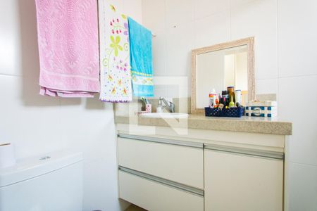 Casa à venda com 240m², 5 quartos e 2 vagas Casa à venda com 240m², 5 quartos e 2 vagasCasa 1 - Banheiro do quarto 1