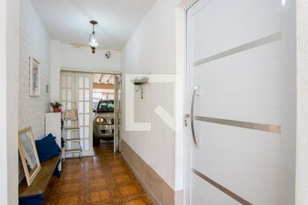 Casa à venda com 240m², 5 quartos e 2 vagas Casa à venda com 240m², 5 quartos e 2 vagasCorredor - Externo