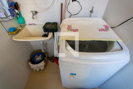 Casa à venda com 240m², 5 quartos e 2 vagas Casa à venda com 240m², 5 quartos e 2 vagasCasa 1 - Área de serviço