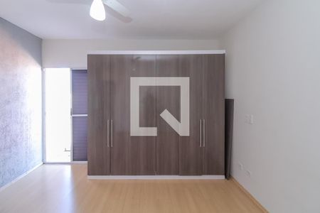 Casa à venda com 180m², 3 quartos e 3 vagasSuíte