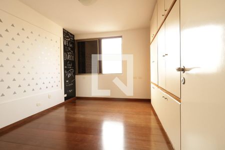 Apartamento à venda com 245m², 4 quartos e 3 vagasQuarto 3