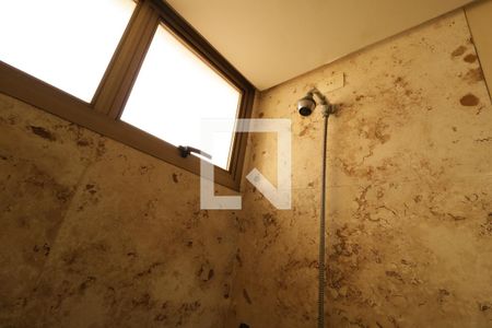 Apartamento à venda com 245m², 4 quartos e 3 vagasBanheiro 1