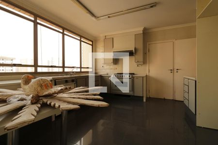 Apartamento à venda com 245m², 4 quartos e 3 vagasCozinha