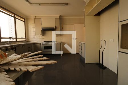Apartamento à venda com 245m², 4 quartos e 3 vagasCozinha